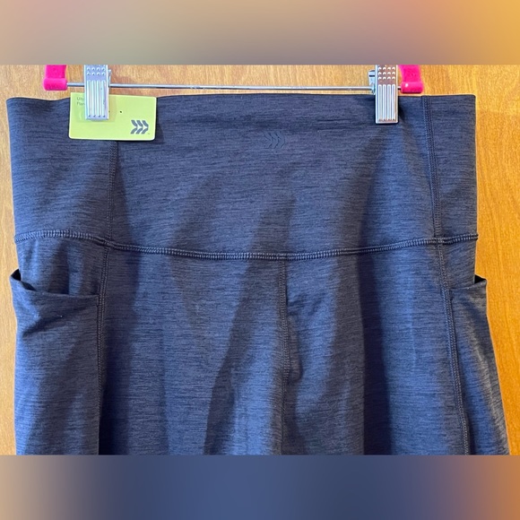 NWT All in Motion ultra high-rise Flare Legging. Size Medium - Picture 2 of 16